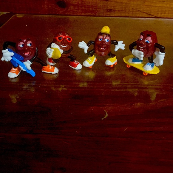 I heard to the grapevine Other - Vintage, 4 PC set California raisins, toys figurines